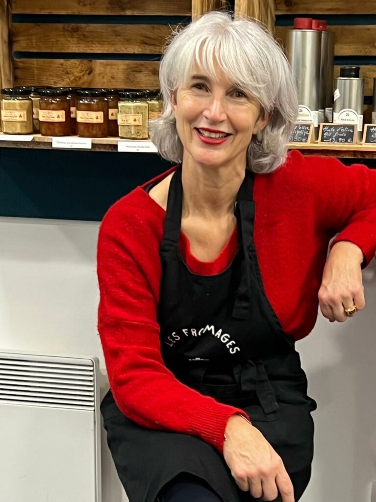 Agnès, gérante de la boutique Les Fromages d'Agnès à Saint-Pol-de-Leon