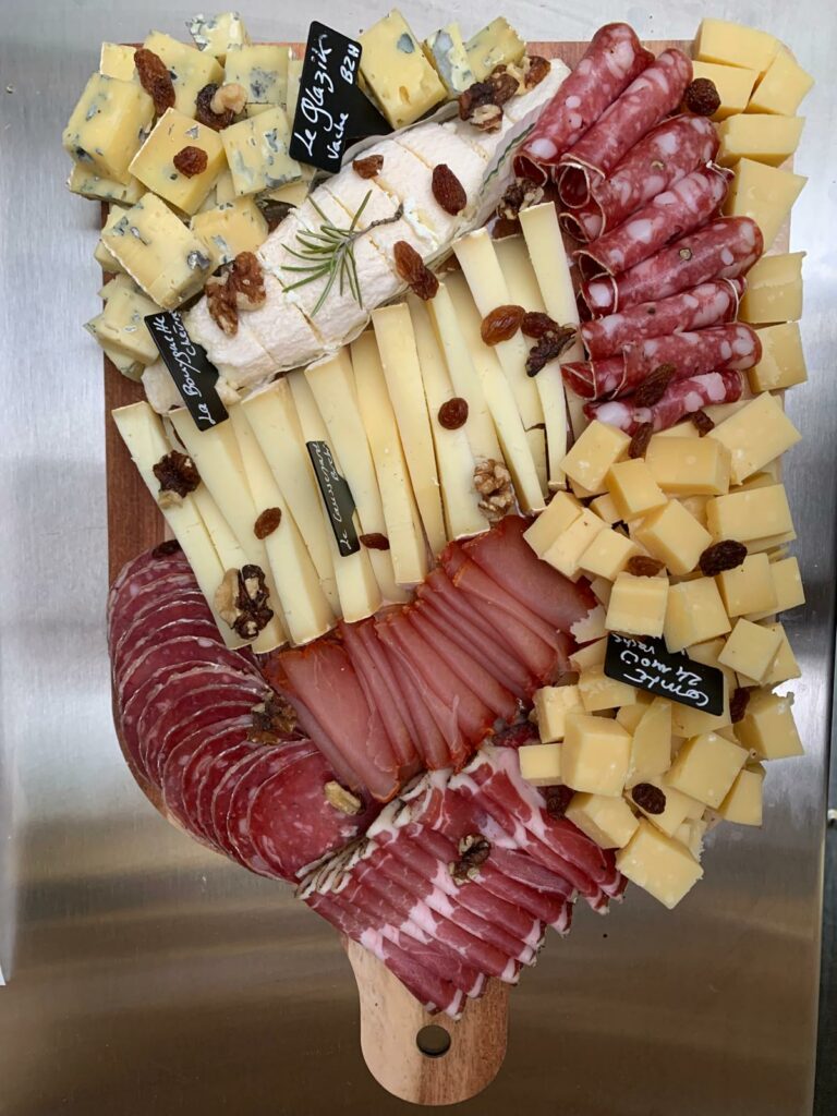 Un plateau apero proposé par les Fromages d'Agnès, à Saint-Pol-de-Leon